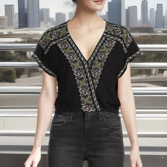 FREE PEOPLE WOMENS SIZE XS SHORT SLEEVES EMBROIDERED LUCA WOVEN CROP TOP SHIRT - Picture 1 of 9